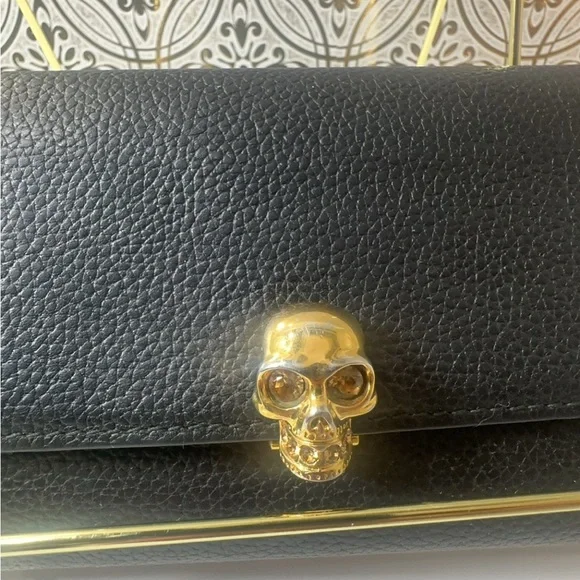 Alexander McQueen Black and Gold Skull Clutch - Picture 5 of 6